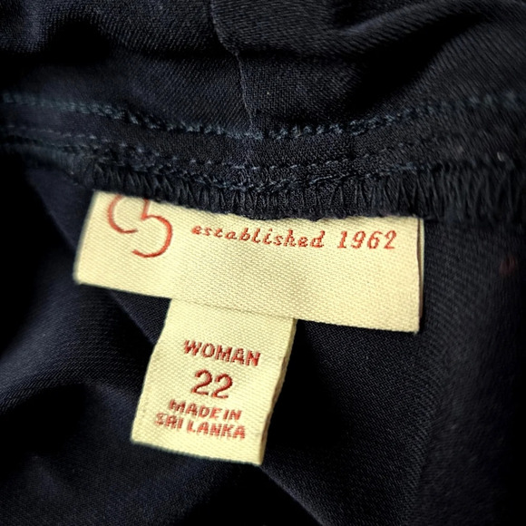 Beautiful Lace Dress EUC - Picture 9 of 10